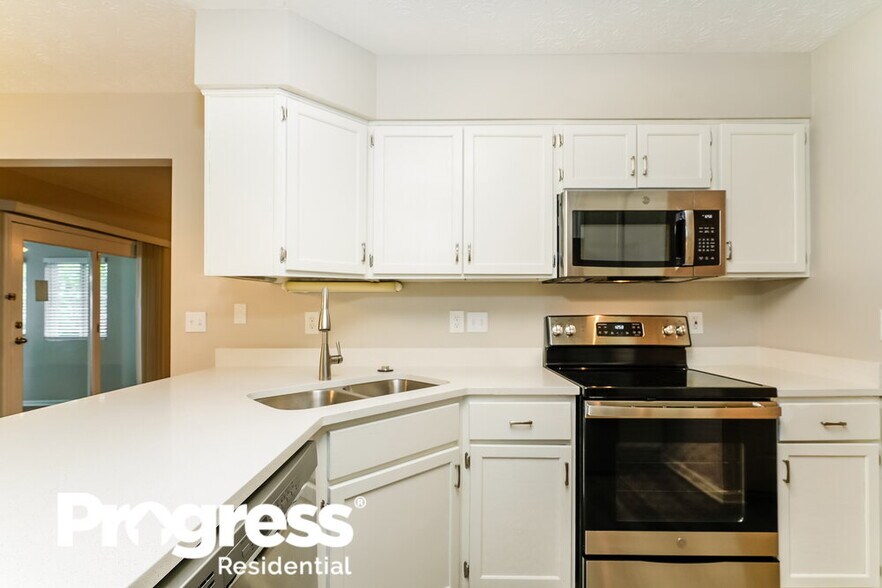 Building Photo - 3124 Eastpointe Dr