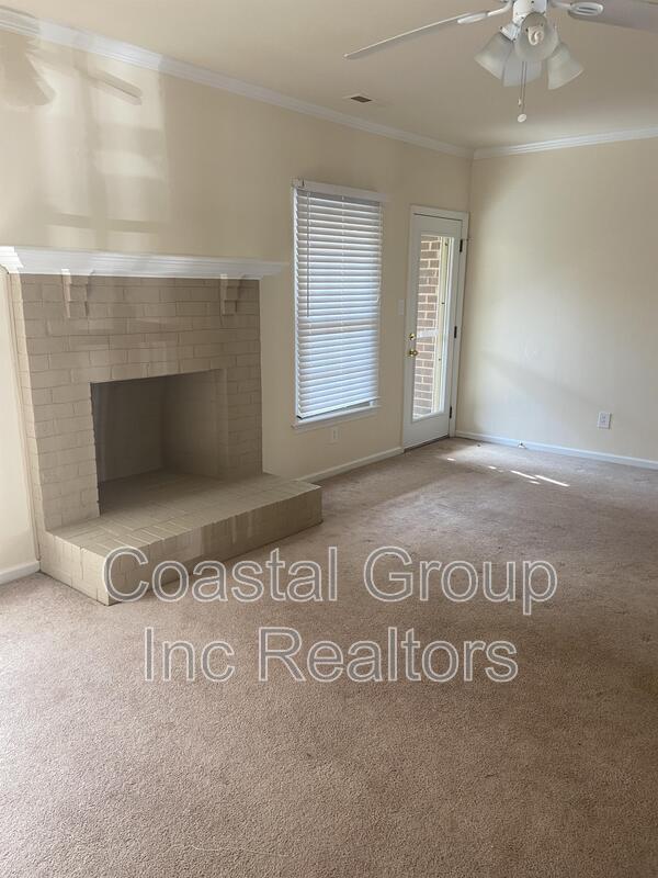 Building Photo - 1020 Colonial Meadows Way