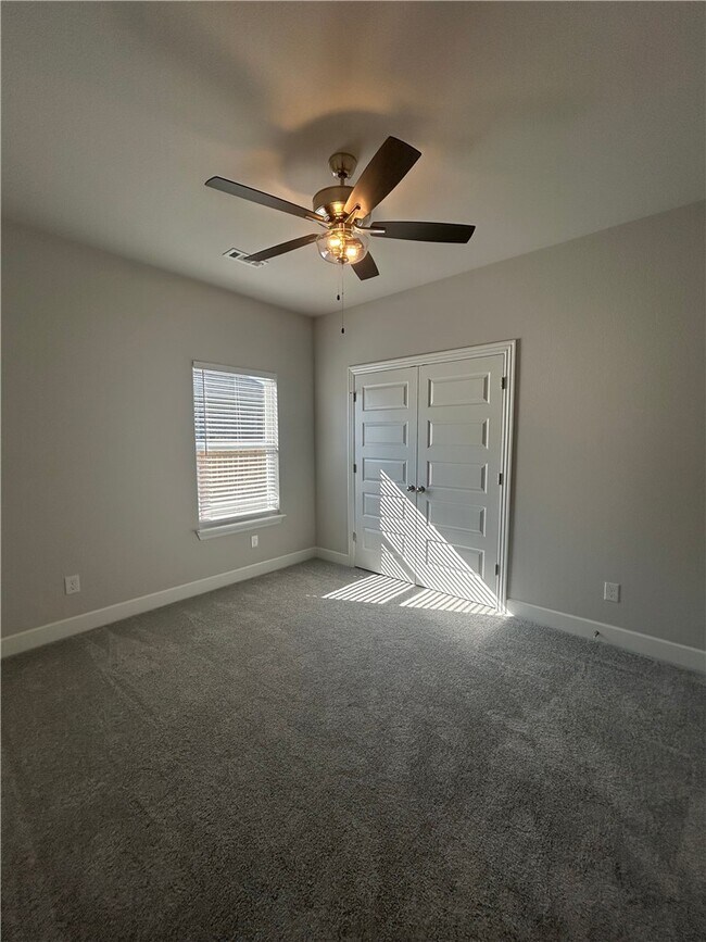 Building Photo - 2304 Salmon St