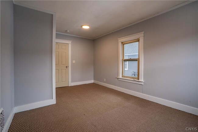 Building Photo - 208 E Clark St