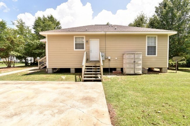 Building Photo - 719 42nd Ave