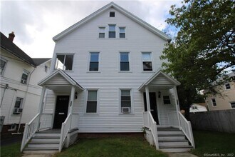 Building Photo - 151 Quaker Ln S