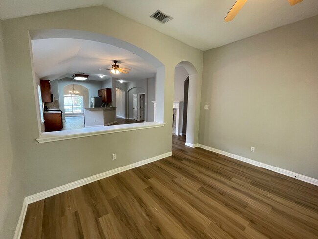 Building Photo - 10025 Mount Rainier Dr