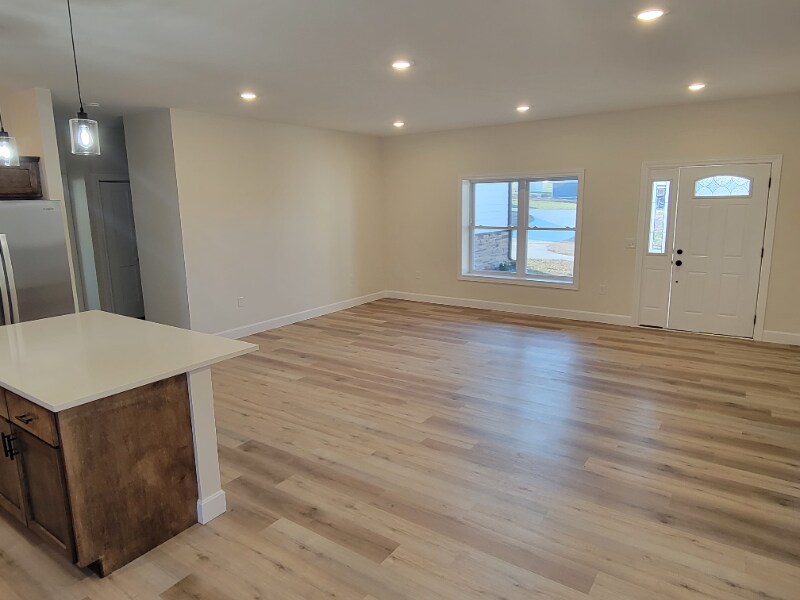 Building Photo - 504 Brian St