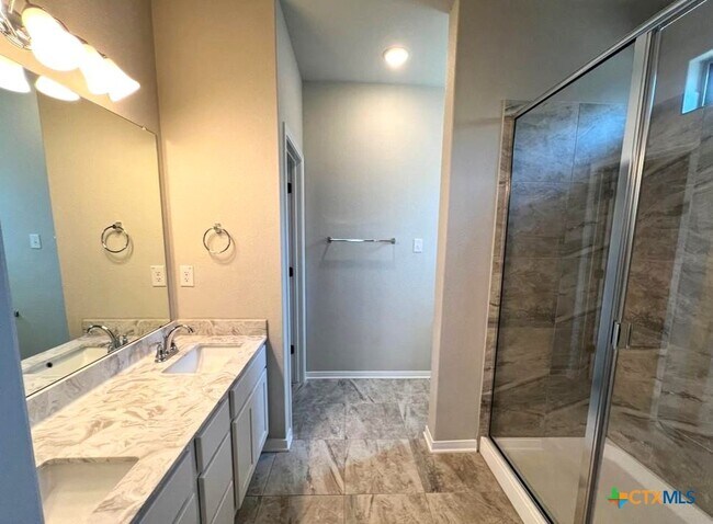 Building Photo - 978 Aurora Grv Bnd