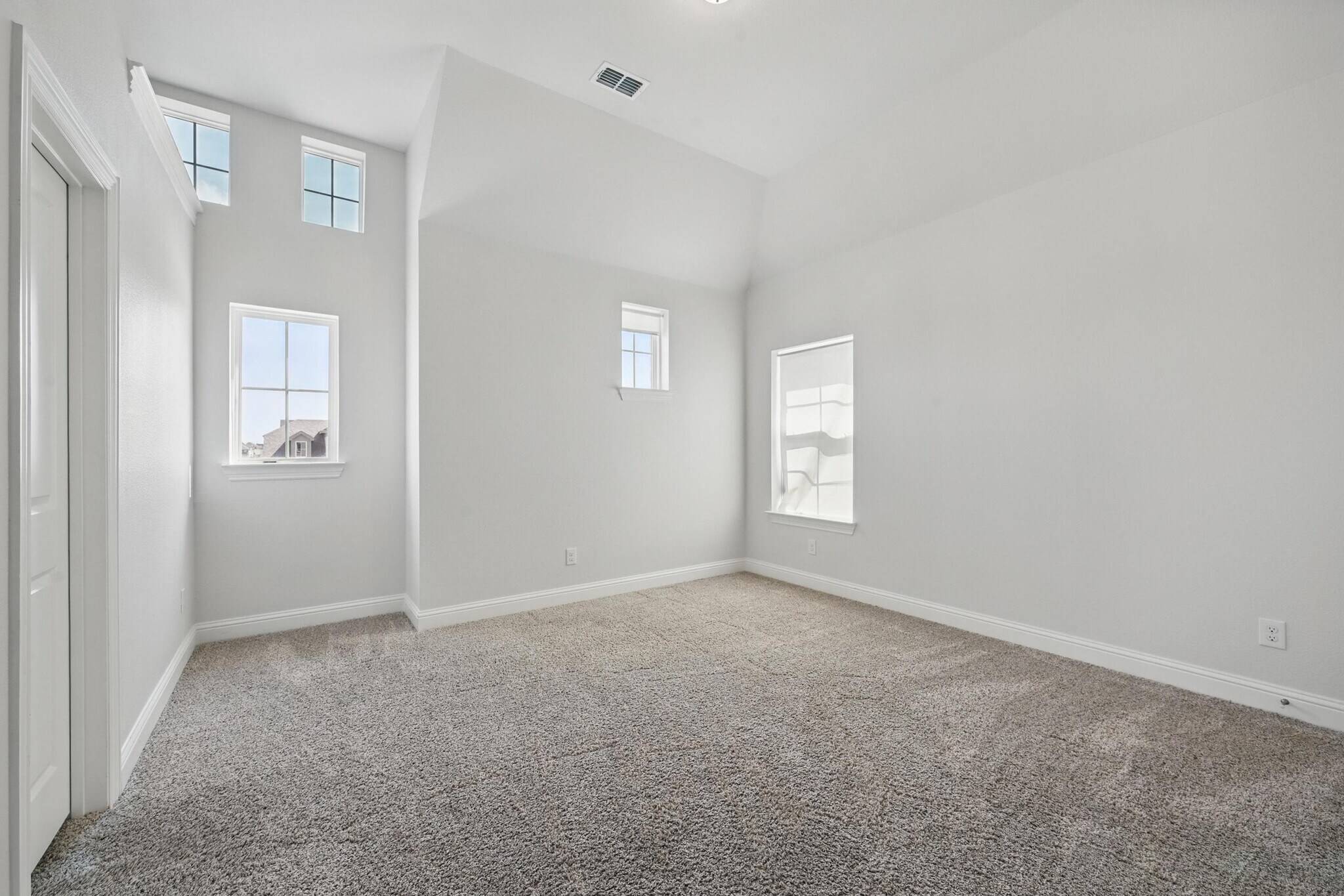 Building Photo - 3010 Barefoot Ln