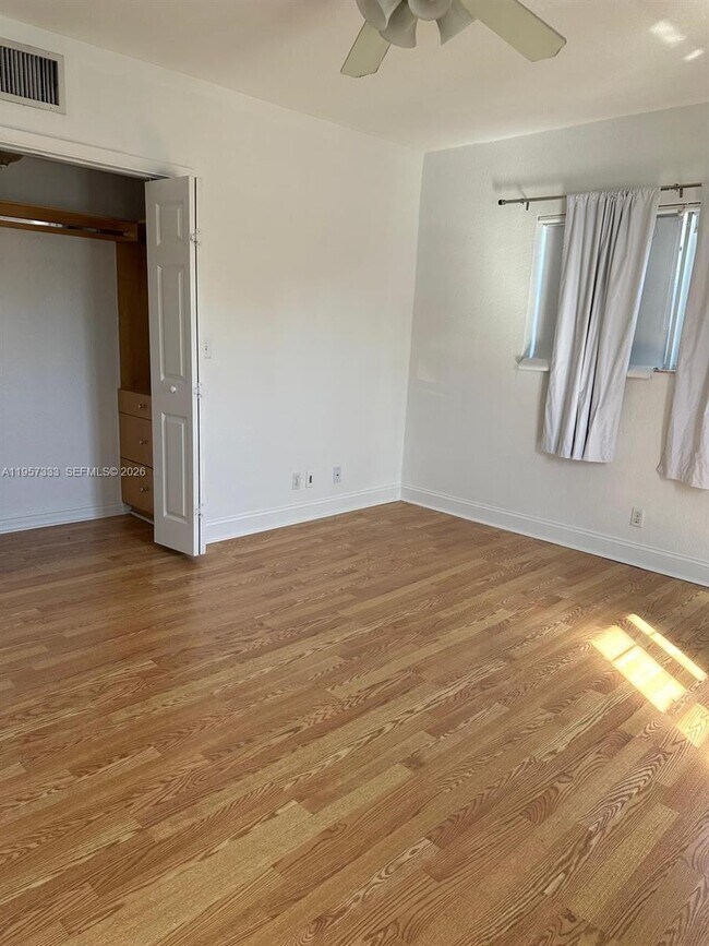 Building Photo - 1065 97th St