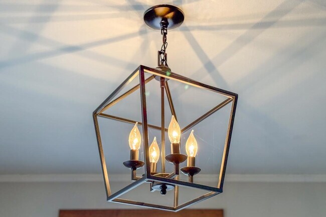 Building Photo - 48 Beacon St