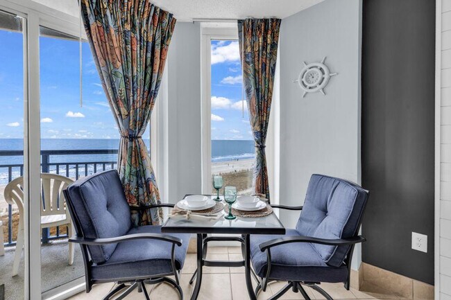 Building Photo - 647 N Creekside Dr