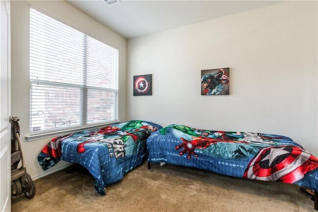 Building Photo - 6729 Horseshoe Pond Dr