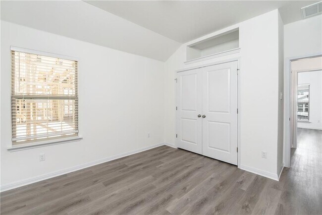 Building Photo - 236 Tanda Ln