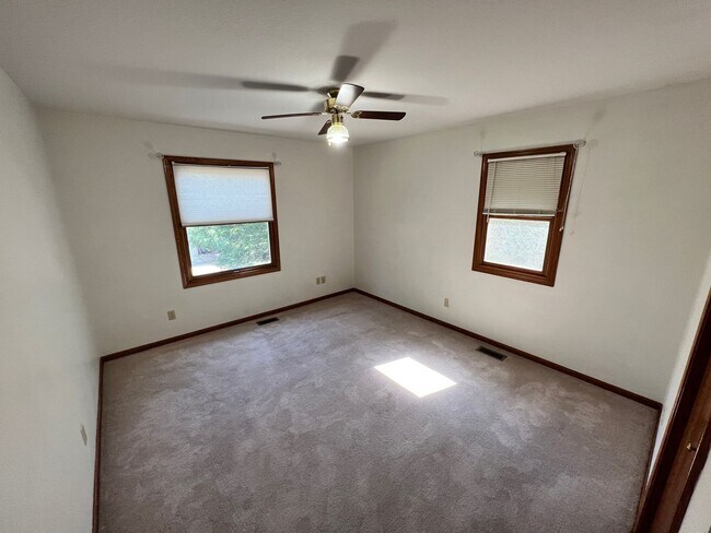 Building Photo - Great Home in Tatarrax Hills Neighborhood ...