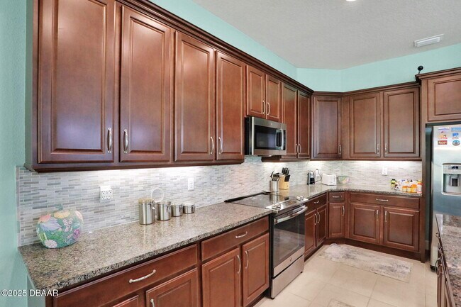 Building Photo - 116 Cerise Ct