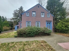 Building Photo - 300 W Elm St