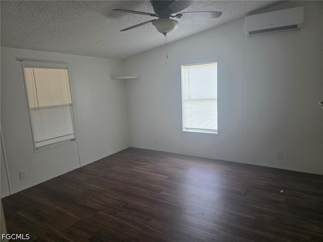 Building Photo - 425 Tanner Rd
