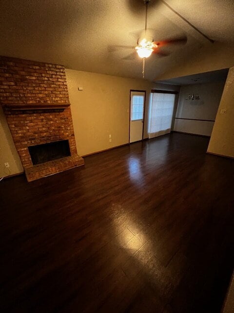 Building Photo - Move in Ready 2/2 with 1 car garage in Saginaw!