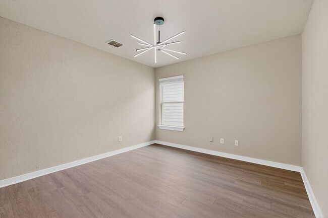 Building Photo - 7619 Toledo Bend