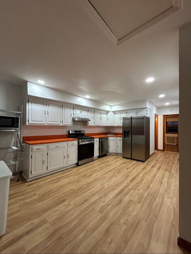 Building Photo - 307 71st St