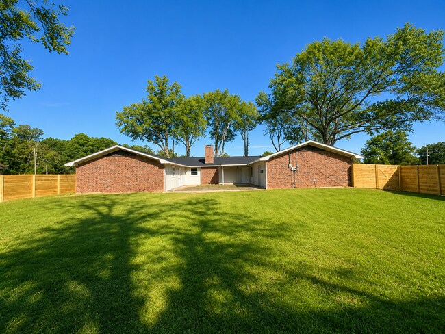 Building Photo - Newly Remodeled 4/2 Home in Atlanta, Texas