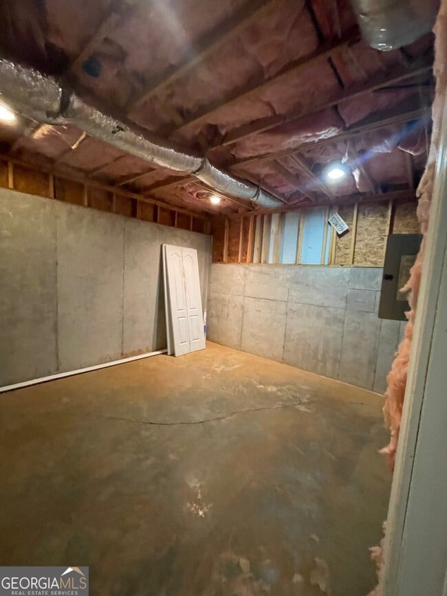 Building Photo - 721 Meadow Spring Dr