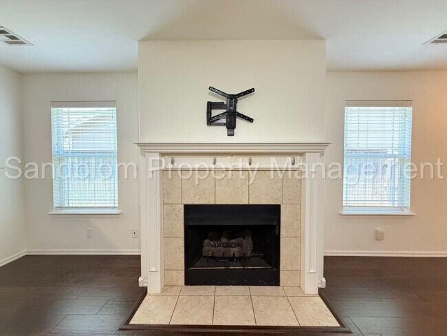 Building Photo - For Lease | Jenks | Available Now!