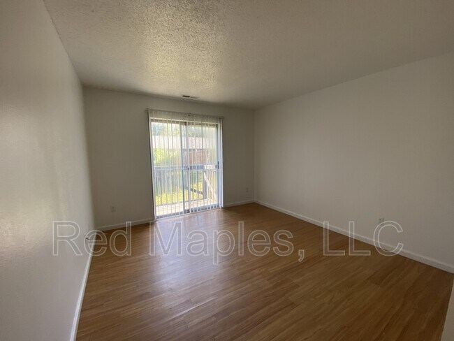 Building Photo - 1575 James Patrick Ln