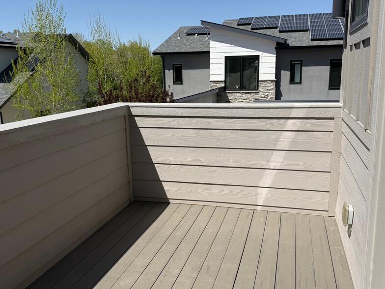 Building Photo - 837 Cherokee Dr