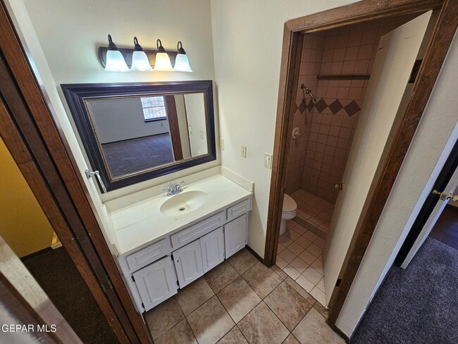 Building Photo - 10604 Pleasant Hills Dr