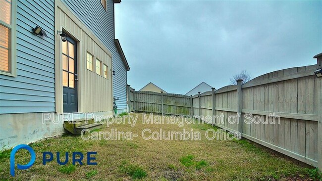 Building Photo - 995 Yarrow Ln