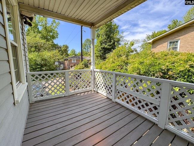 Building Photo - 232 Michaelmas Ave