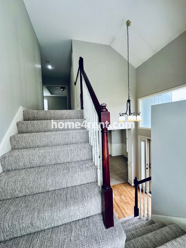 Building Photo - Beautiful Overland Park Home in Blue Valle...