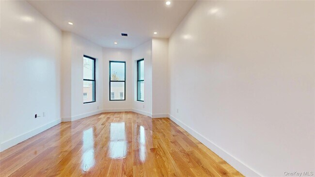 Building Photo - 1198 Greene Ave