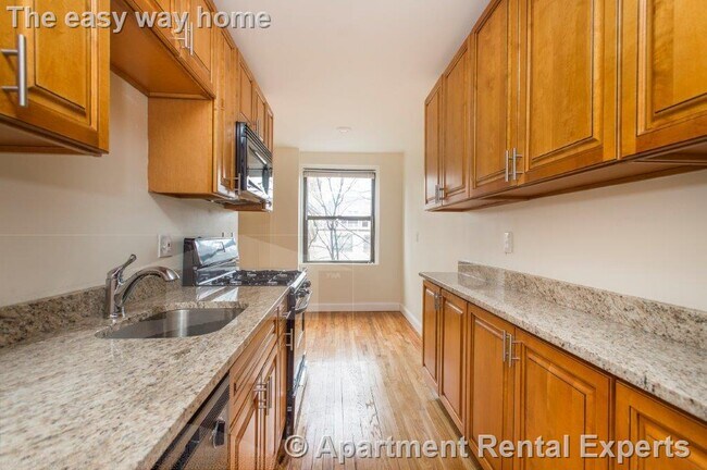 Building Photo - 123 Highland Ave