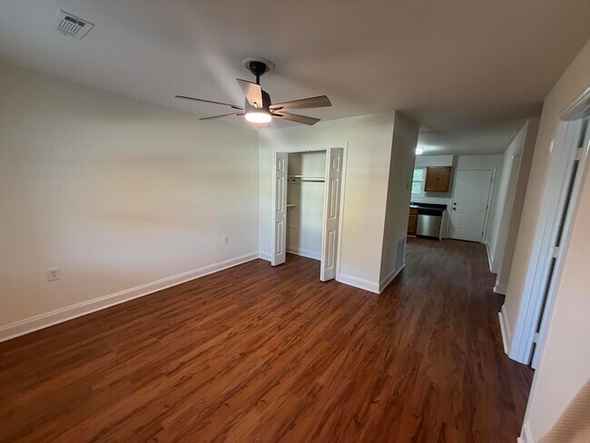 Building Photo - 2018 Pinopolis Rd