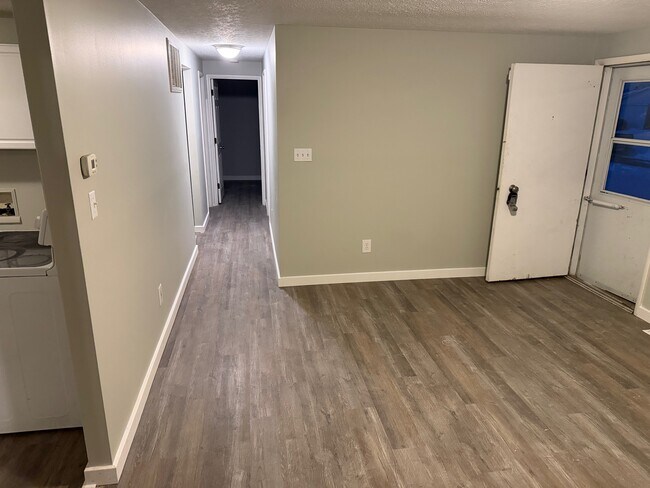 Building Photo - 1609 Marvin Dr