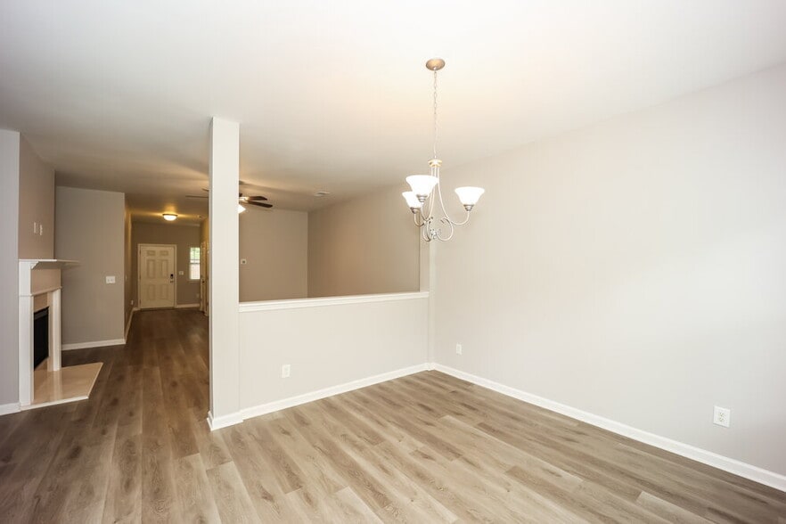 Building Photo - 7 Southwind Cir