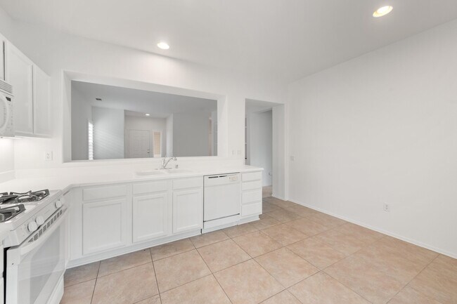 Building Photo - 78685 Rockwell Cir