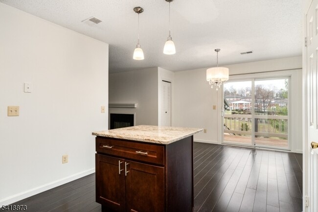 Building Photo - 11 Colton Cir