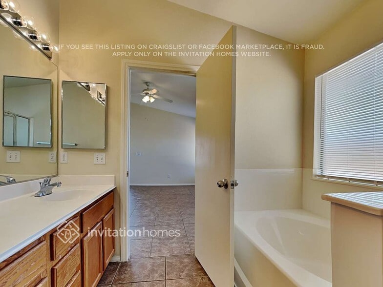 Building Photo - 4529 Possum Berry Ln