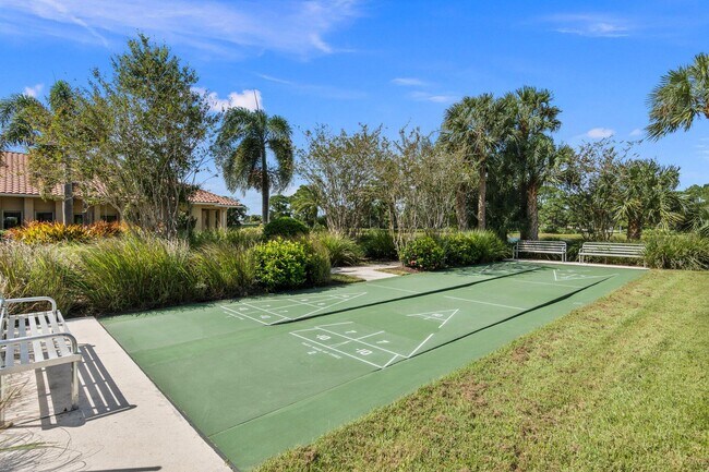 Building Photo - 1594 SW Harbour Isles Cir