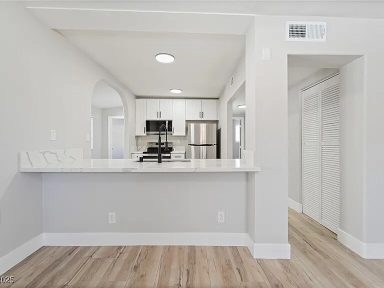 Building Photo - 2221 Ellis St