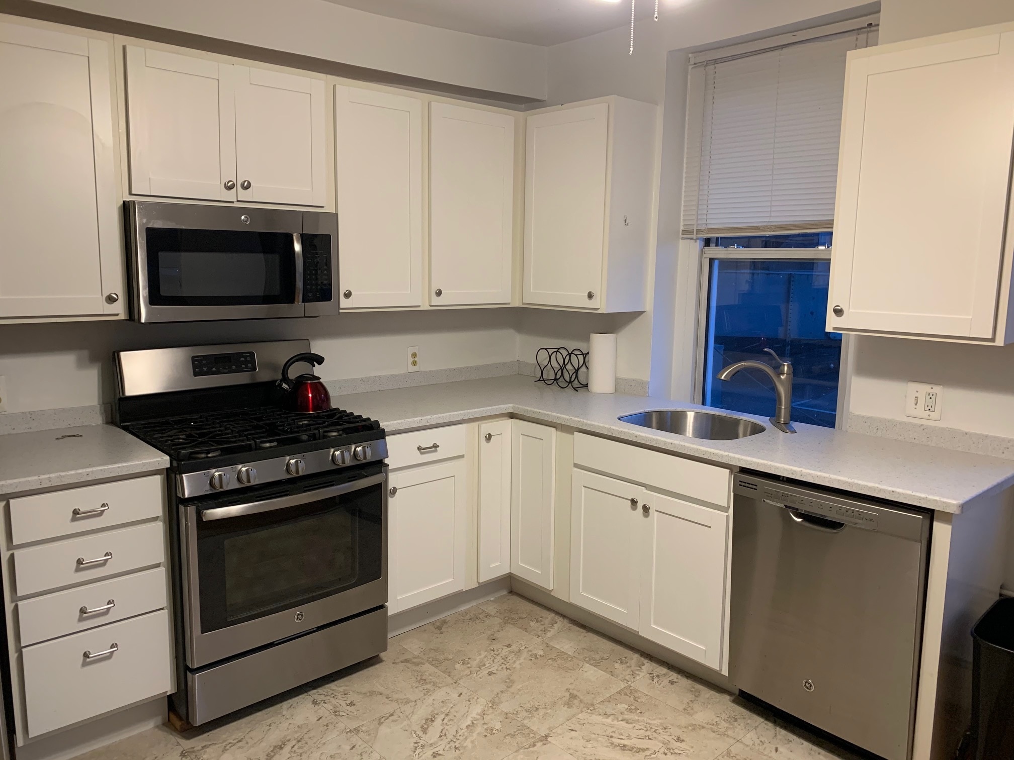 Building Photo - 378 Thames St