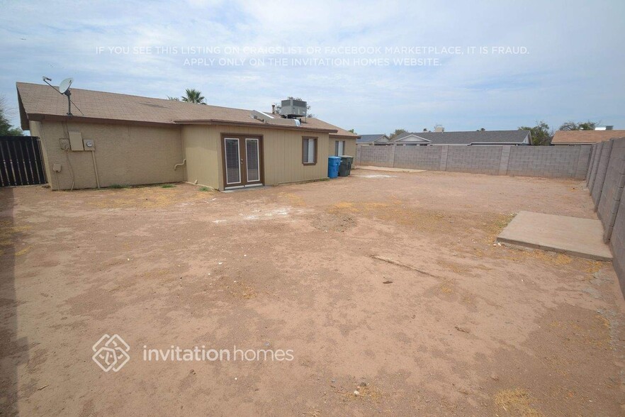 Building Photo - 1643 N 56th Ln