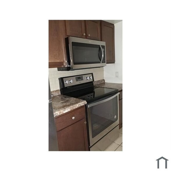 Building Photo - 2521 Rio Pinar Lakes Blvd
