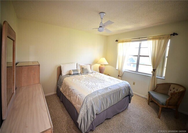 Building Photo - 1963 SW Palm City Rd