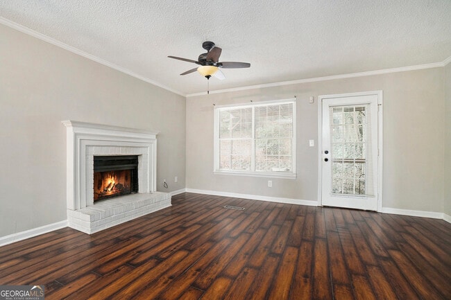 Building Photo - 5045 Laurel Springs Way SE