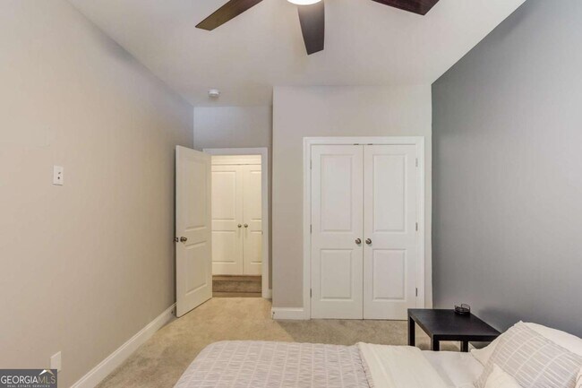 Building Photo - 1450 Edgebrook Ct NE