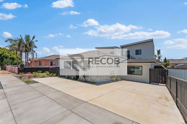 Building Photo - 2722 Nye St