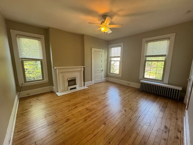 Building Photo - 5910 Howe St