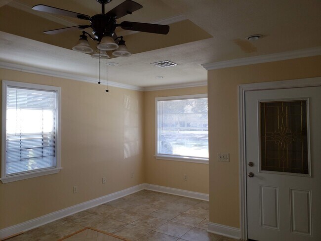 Building Photo - 5925 Saint Roch Ave